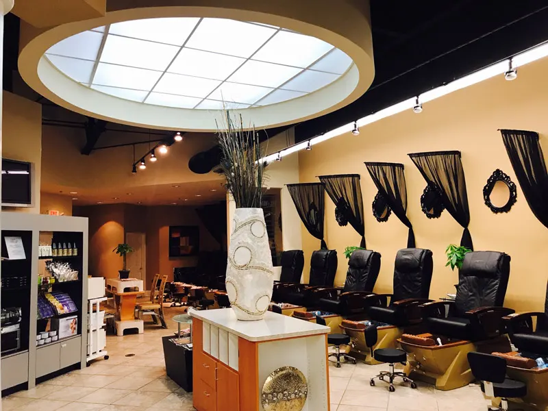 Bombshell Hair Nail Lounge Louisville — Nail salon in Louisville